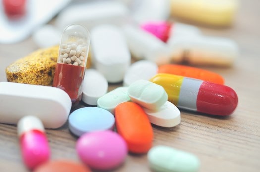 Los tratamientos conservadores alivian los síntomas, pero no curan la hernia cervical en sí.